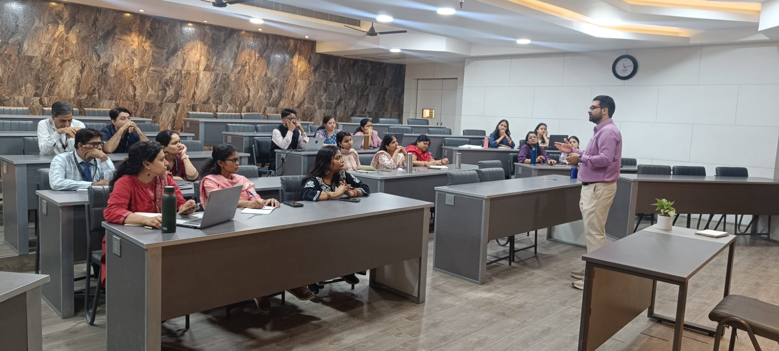 Dr. Rajat Verma delivering the session